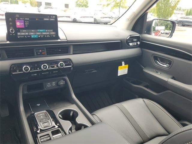 new 2025 Honda Pilot car, priced at $51,550