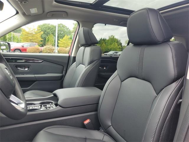 new 2025 Honda Pilot car, priced at $51,550
