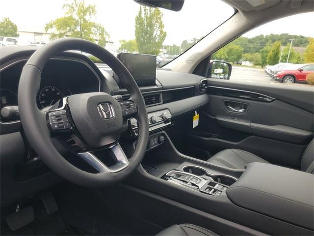 new 2025 Honda Pilot car, priced at $51,550