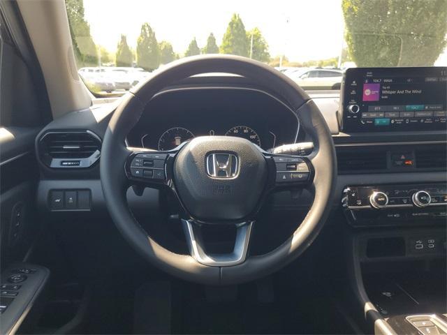 new 2025 Honda Pilot car, priced at $47,050