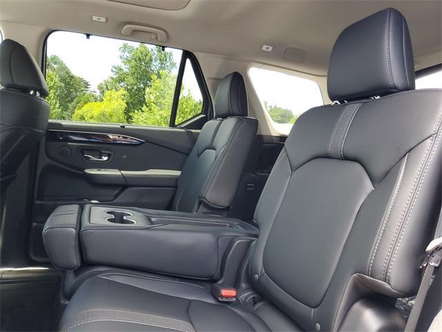 new 2025 Honda Pilot car, priced at $51,050