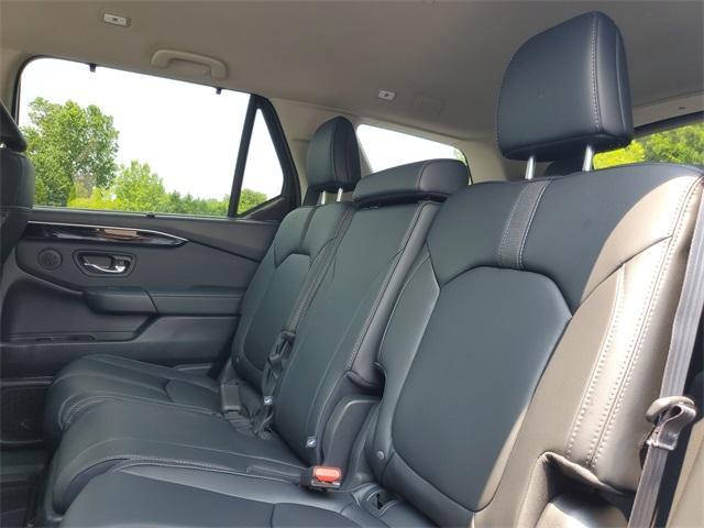new 2025 Honda Pilot car, priced at $47,050