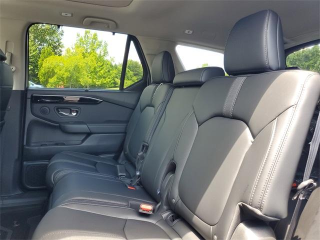 new 2025 Honda Pilot car, priced at $50,850