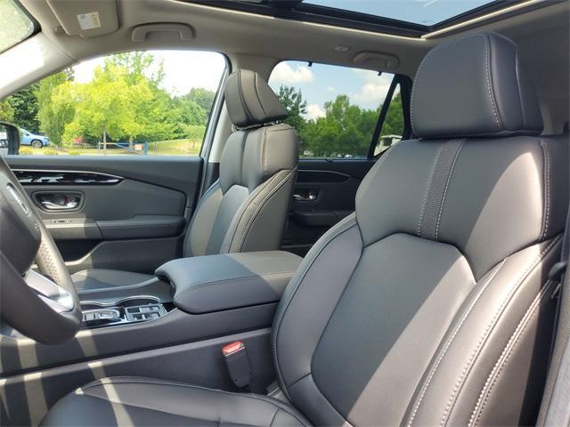 new 2025 Honda Pilot car, priced at $50,850