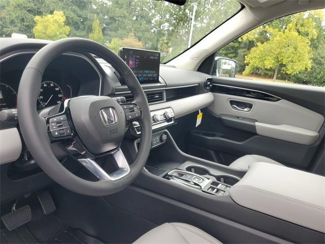 new 2025 Honda Pilot car, priced at $51,550