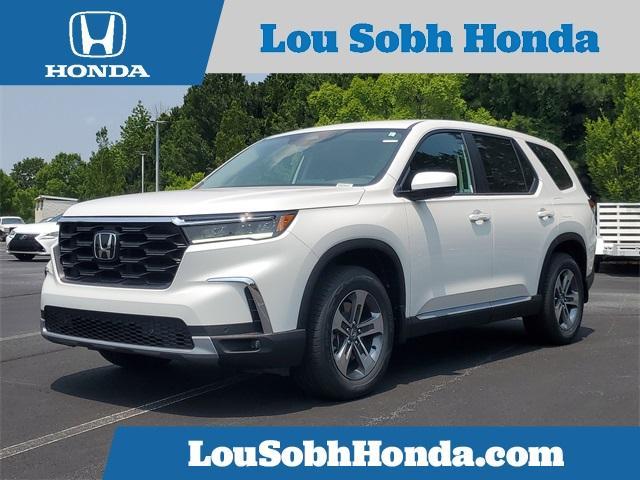 new 2025 Honda Pilot car, priced at $45,405
