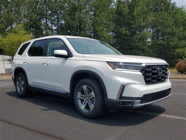 new 2025 Honda Pilot car, priced at $45,405