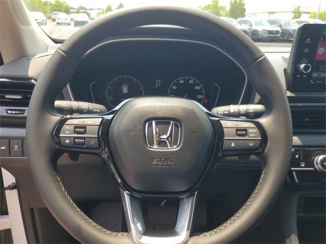 new 2025 Honda Pilot car, priced at $45,405