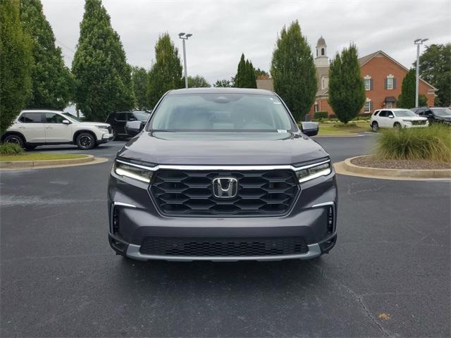 new 2025 Honda Pilot car, priced at $47,095