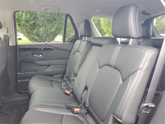 new 2025 Honda Pilot car, priced at $47,095