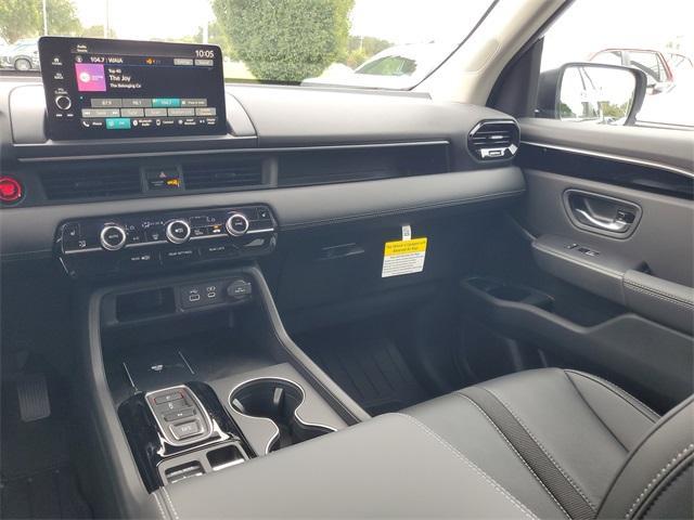 new 2025 Honda Pilot car, priced at $47,095
