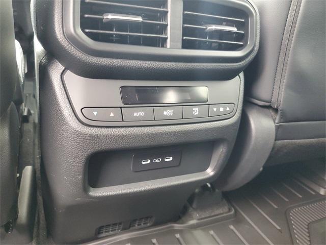 new 2025 Honda Pilot car, priced at $47,095