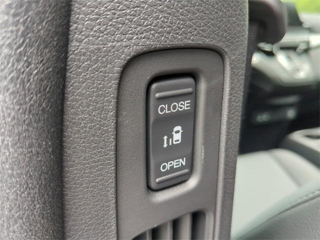 new 2025 Honda Odyssey car, priced at $43,670