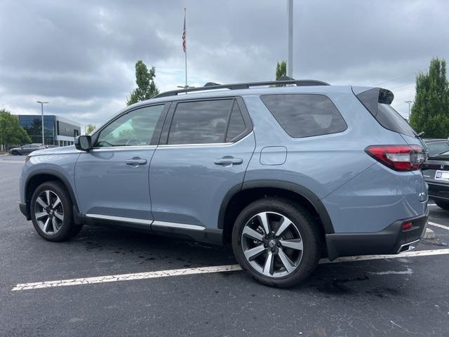 used 2025 Honda Pilot car, priced at $46,000