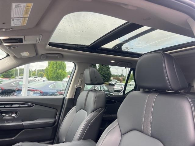 used 2025 Honda Pilot car, priced at $46,000