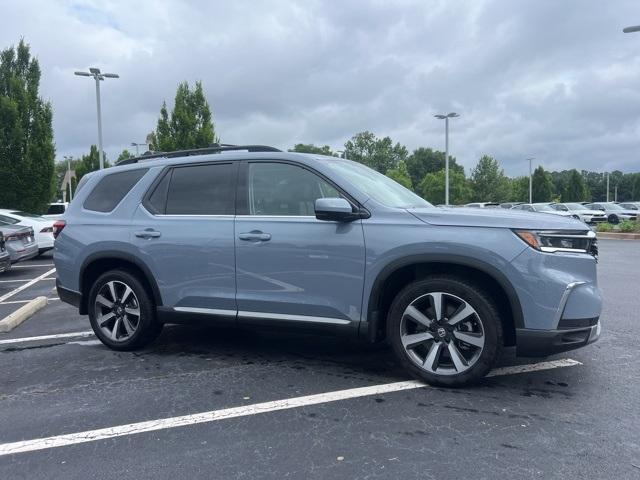 used 2025 Honda Pilot car, priced at $46,000