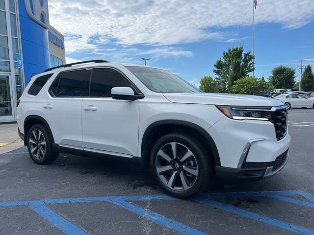 used 2025 Honda Pilot car, priced at $45,000