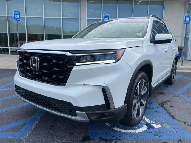 used 2025 Honda Pilot car, priced at $45,000