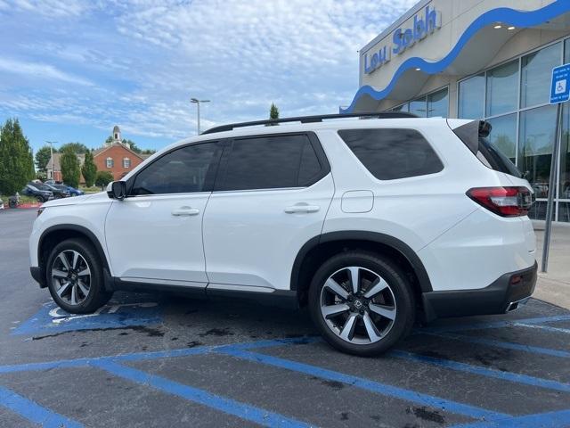 used 2025 Honda Pilot car, priced at $45,000