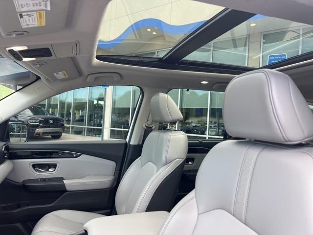 used 2025 Honda Pilot car, priced at $45,000