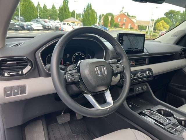 used 2025 Honda Pilot car, priced at $45,000