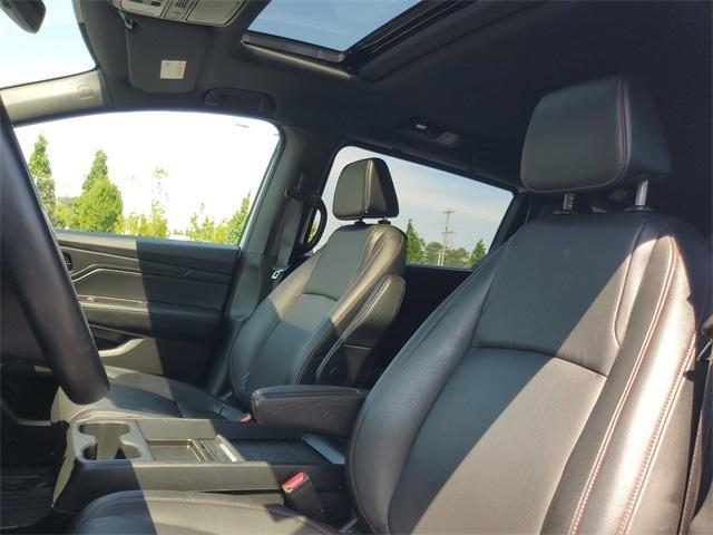 used 2023 Honda Odyssey car, priced at $35,950