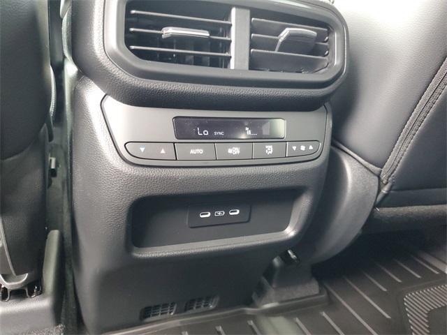 new 2025 Honda Pilot car, priced at $44,950