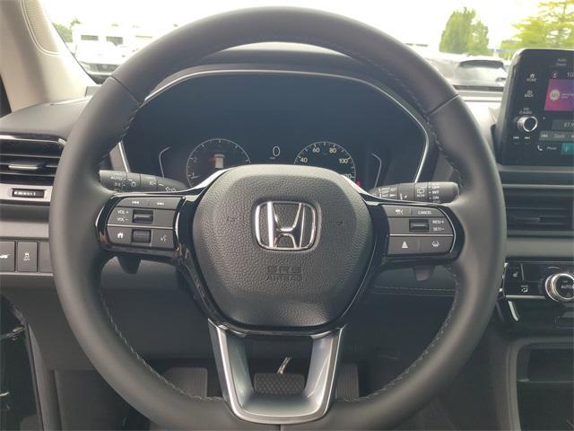 new 2025 Honda Pilot car, priced at $44,950