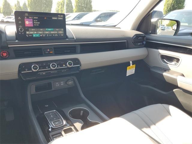 new 2025 Honda Pilot car, priced at $48,280