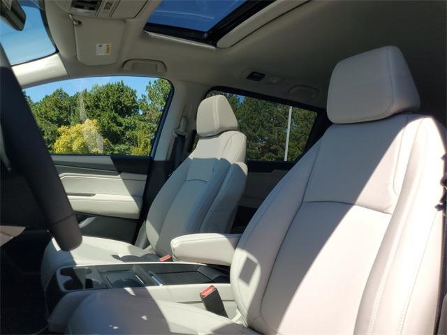 new 2026 Honda Odyssey car, priced at $44,290