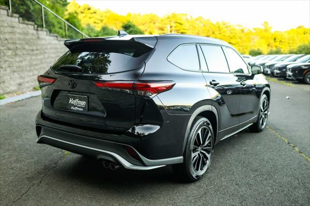 used 2022 Toyota Highlander car, priced at $37,900