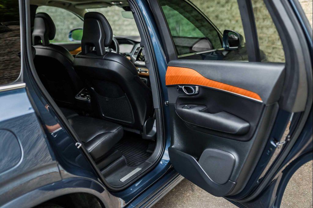 used 2021 Volvo XC90 car, priced at $32,950