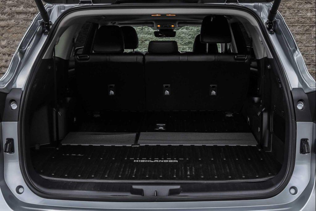 used 2025 Toyota Highlander car, priced at $47,900