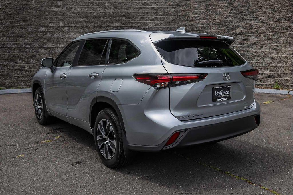 used 2025 Toyota Highlander car, priced at $47,900