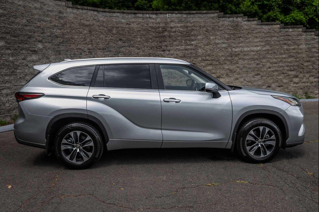used 2025 Toyota Highlander car, priced at $47,900