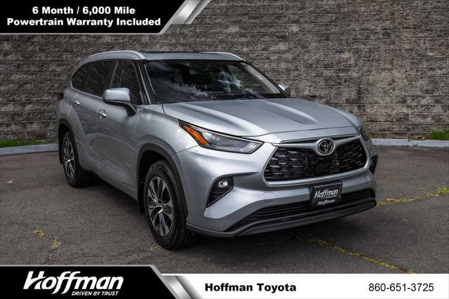 used 2025 Toyota Highlander car, priced at $48,250