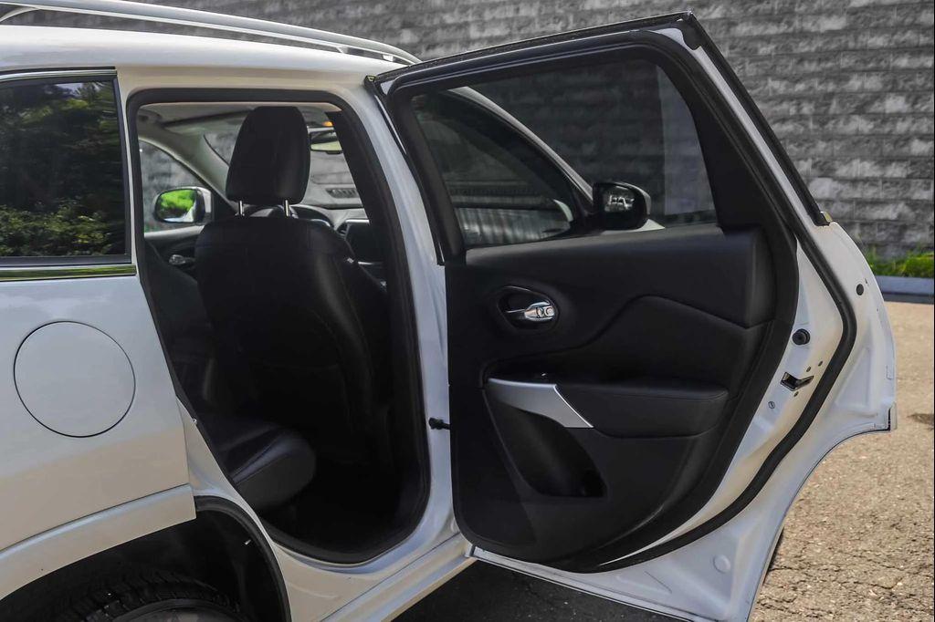 used 2018 Jeep Cherokee car, priced at $14,900