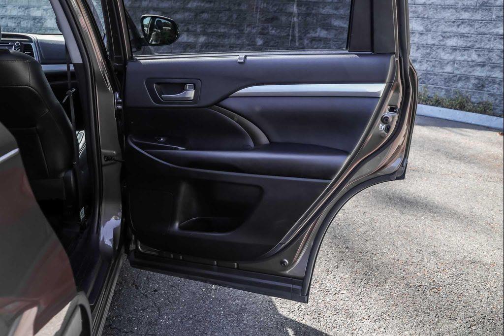 used 2019 Toyota Highlander car, priced at $23,500