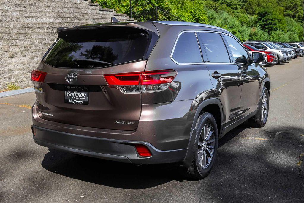 used 2019 Toyota Highlander car, priced at $23,500