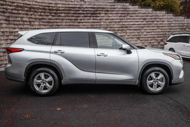 used 2022 Toyota Highlander car, priced at $30,800