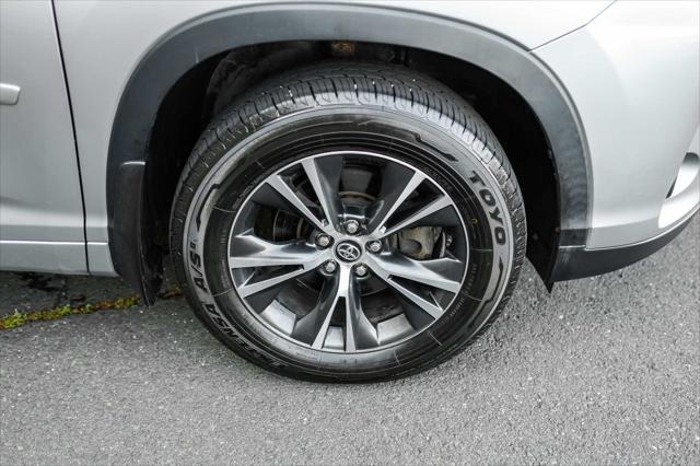 used 2018 Toyota Highlander car, priced at $23,200