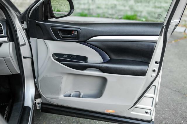 used 2018 Toyota Highlander car, priced at $23,200