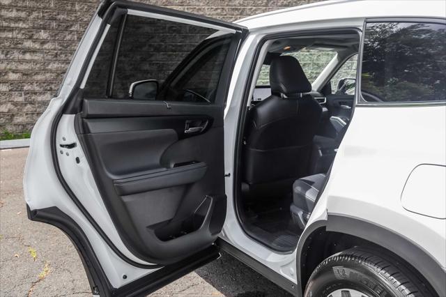 used 2025 Toyota Highlander car, priced at $47,900