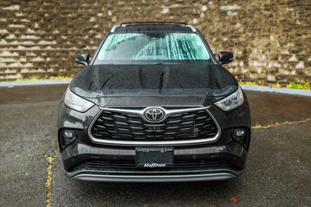 used 2022 Toyota Highlander car, priced at $39,500