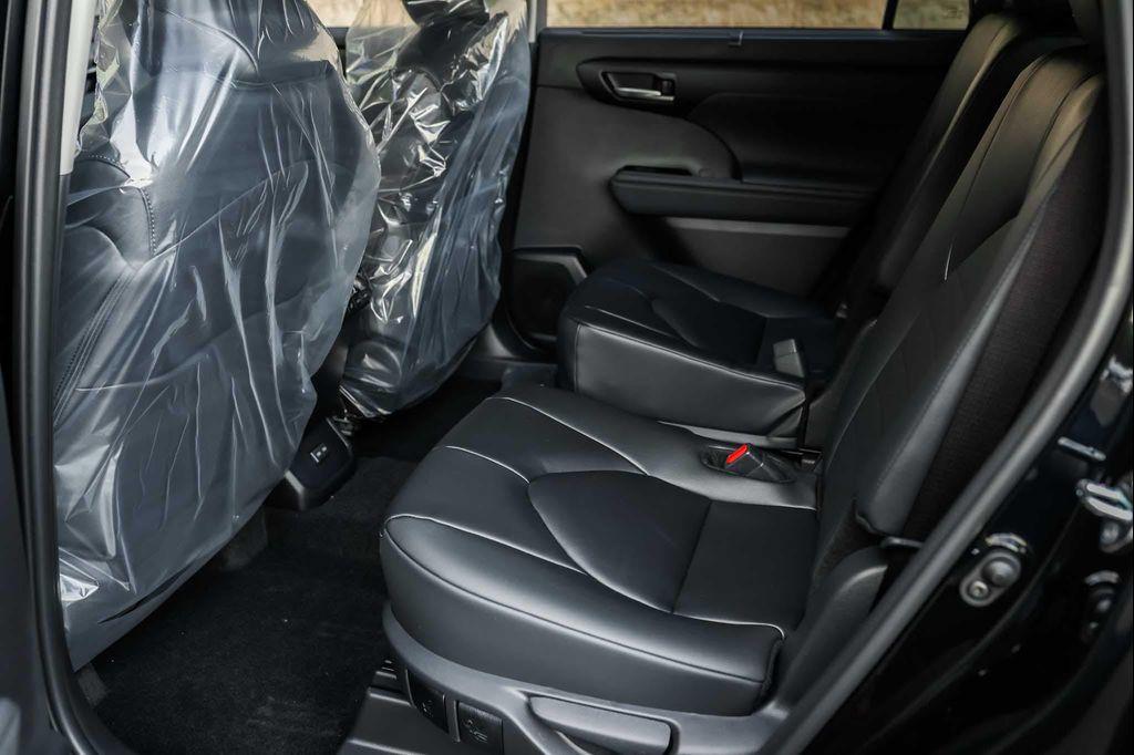new 2025 Toyota Highlander car, priced at $47,263