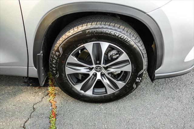 used 2025 Toyota Highlander car, priced at $47,800