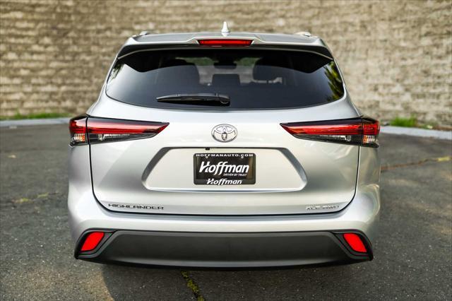 used 2025 Toyota Highlander car, priced at $47,800