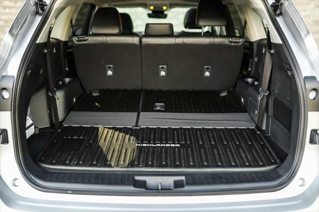 used 2025 Toyota Highlander car, priced at $47,800