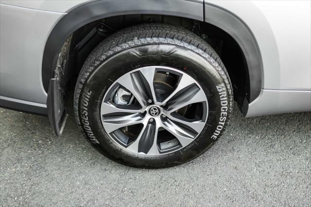 used 2025 Toyota Highlander car, priced at $47,800