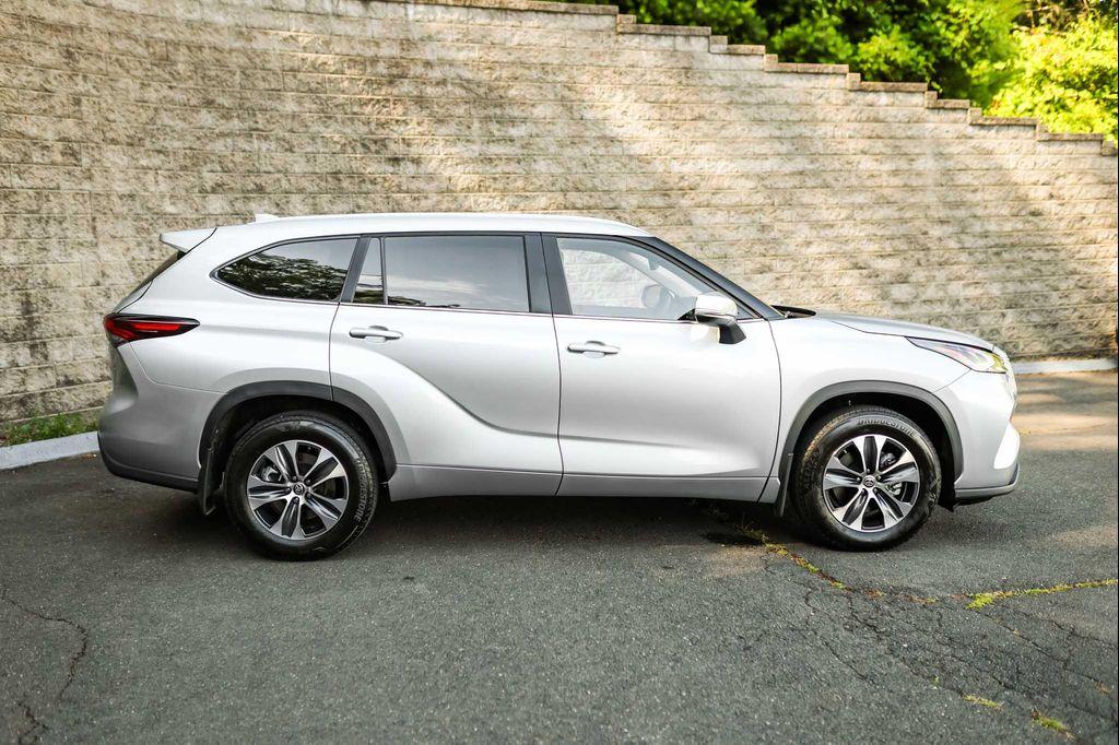 used 2025 Toyota Highlander car, priced at $46,500